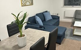 Failsworth Luxury Apartment With Free Parking By Daley Stays