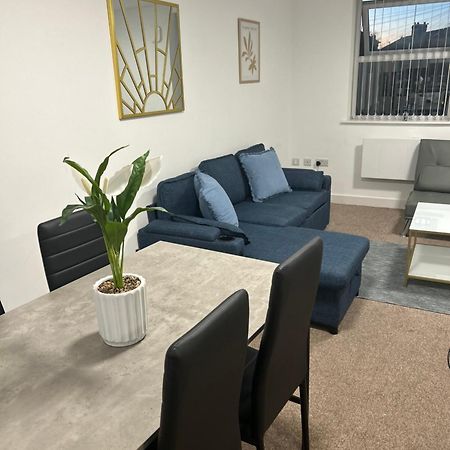 Failsworth Luxury Apartment With Free Parking By Daley Stays Manchester Exterior photo